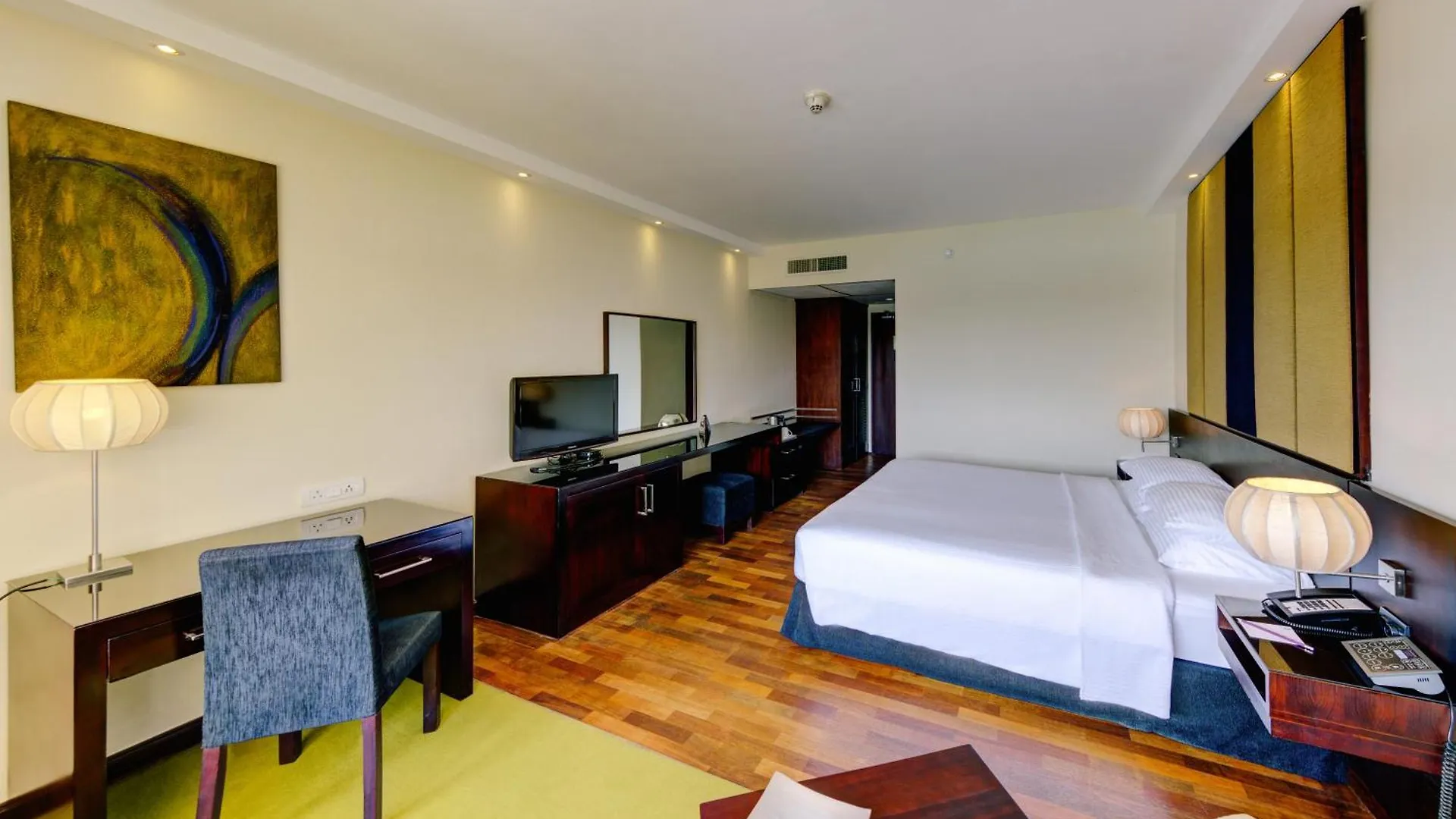 Hotel Cinnamon Lakeside Colombo