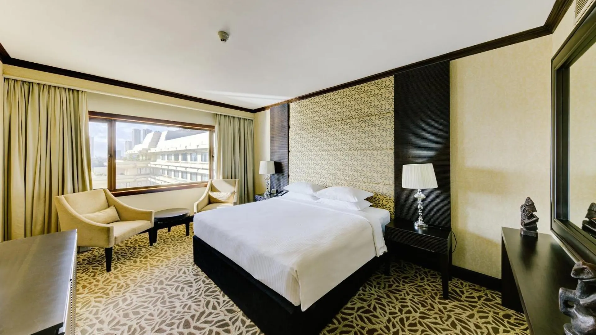 Hotel Cinnamon Lakeside Colombo