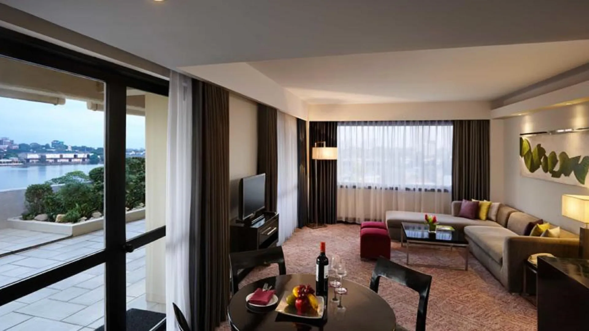 Cinnamon Lakeside Colombo