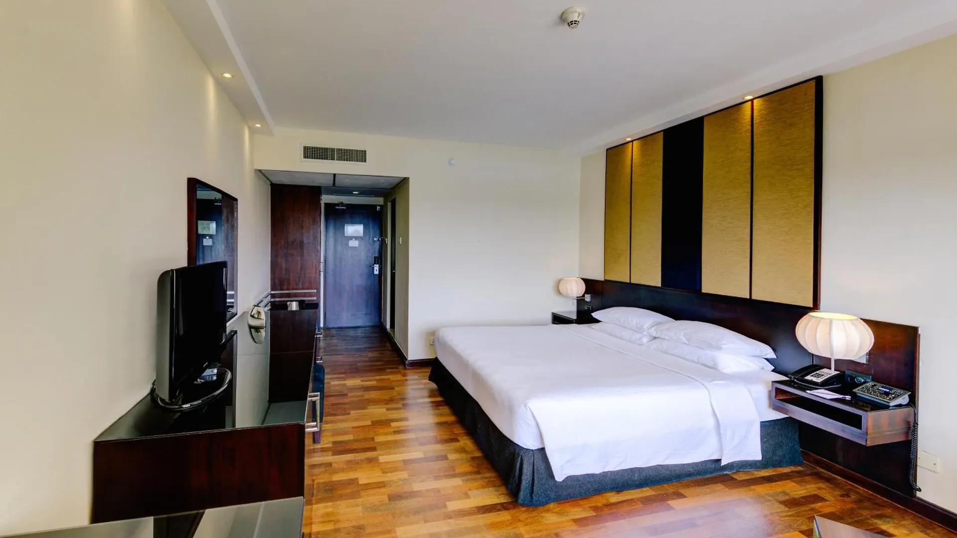 ***** Hotel Cinnamon Lakeside Colombo Sri Lanka