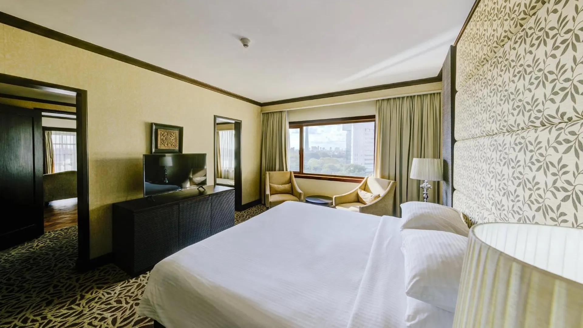 ***** Hotel Cinnamon Lakeside Colombo Sri Lanka