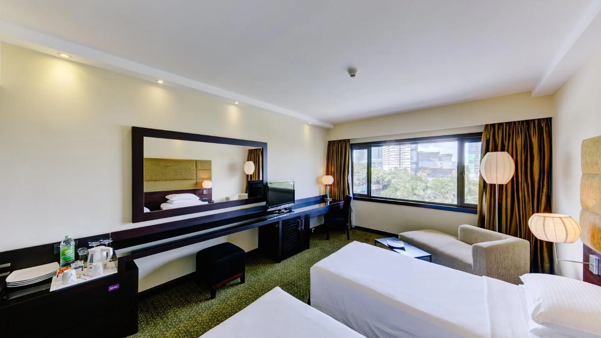 Cinnamon Lakeside Colombo 5*,
